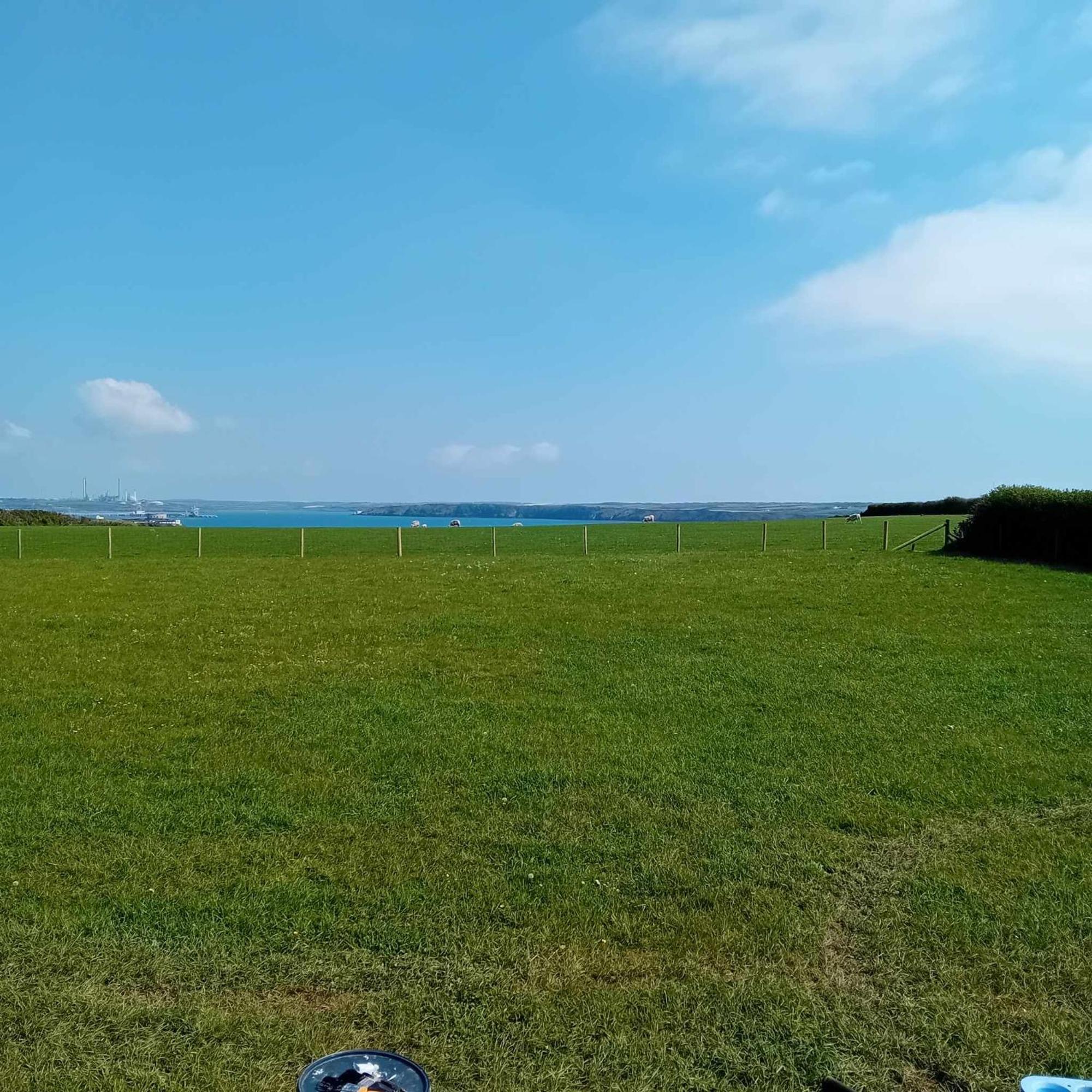 Coast Path Camping Saint Ishmaels  Екстериор снимка