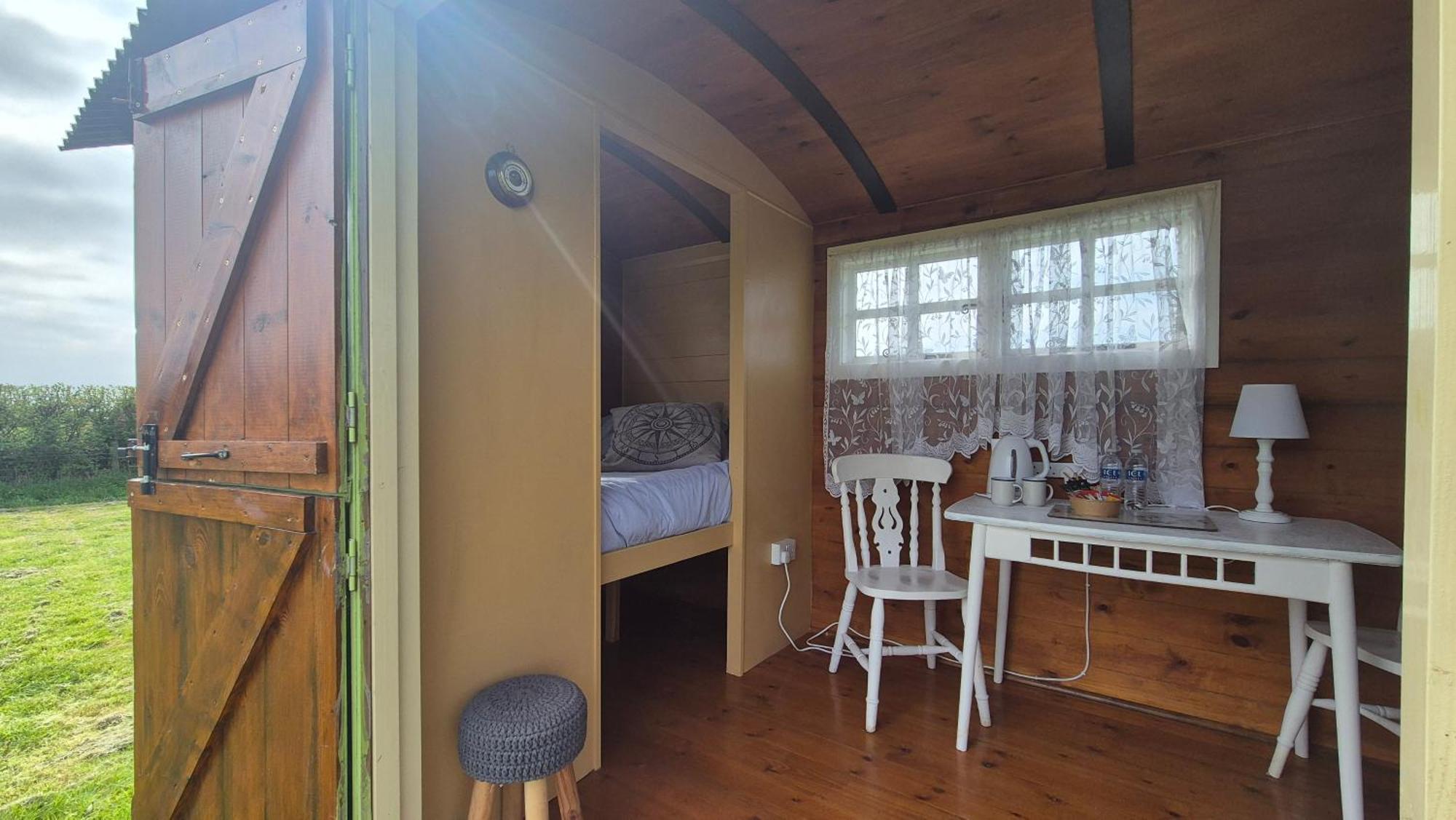 Coast Path Camping Saint Ishmaels  Екстериор снимка