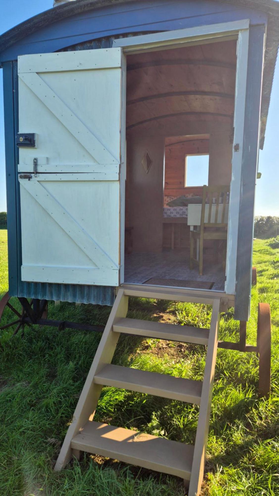 Coast Path Camping Saint Ishmaels  Екстериор снимка